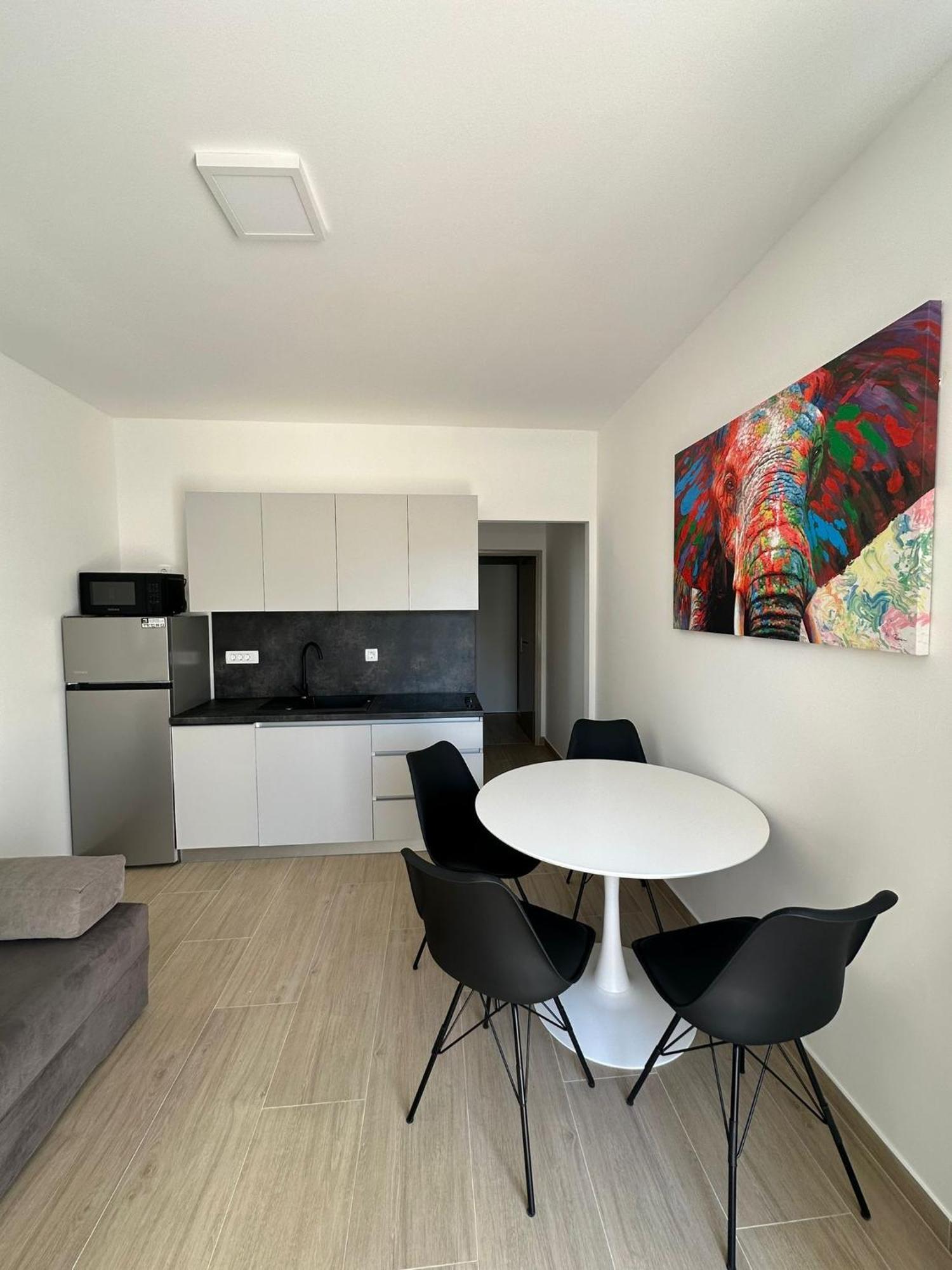 Apartments Beachwalk Heaven Milica 스리마 외부 사진